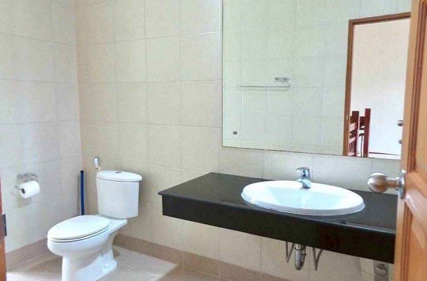 House with Shared Pool in Srinakarin 